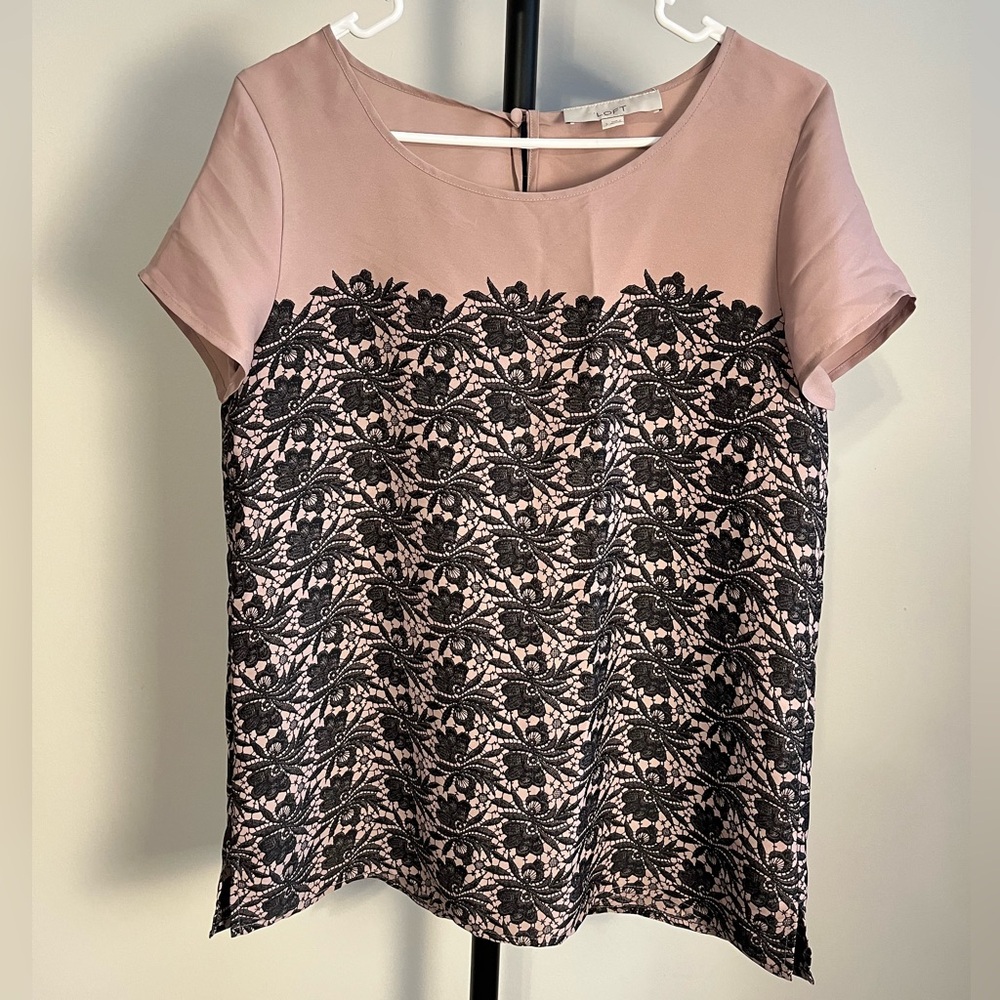 Ann Taylor LOFT beige pink black lace print short sleeve top small